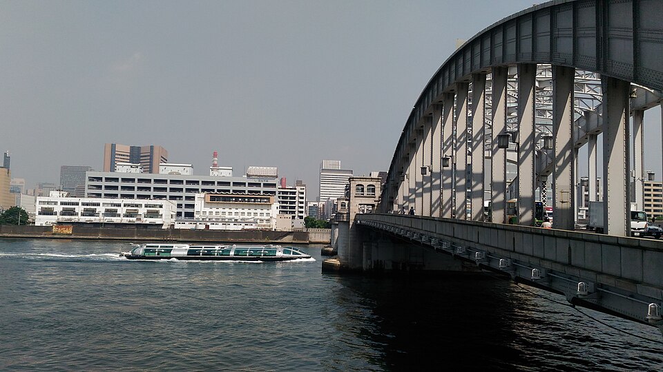 檔案:勝鬨橋與隅田川遊船.jpg
