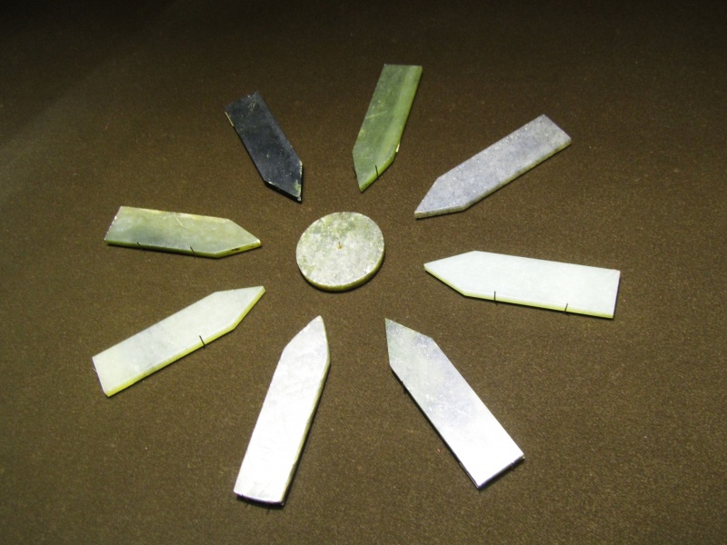 檔案:Jade Gui in the Western Han Dynasty 2012-09 half inside.jpg