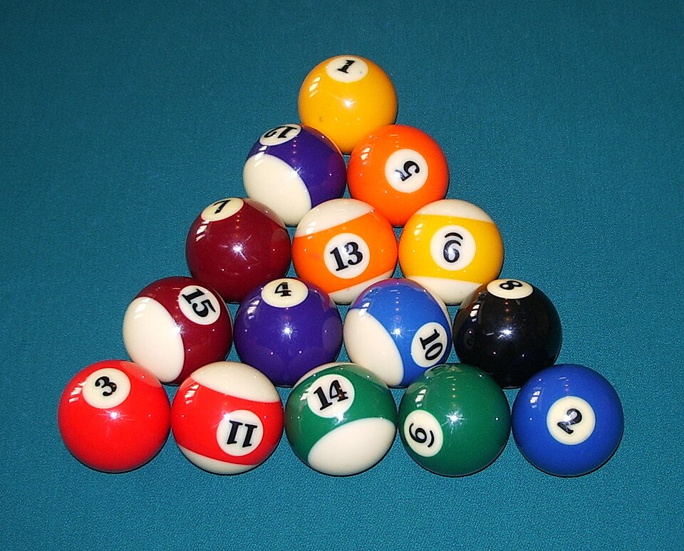 檔案:Kelly pool rack.jpg