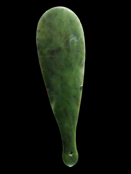 檔案:Kataore, Mere pounamu (42cm x 12cm).jpg