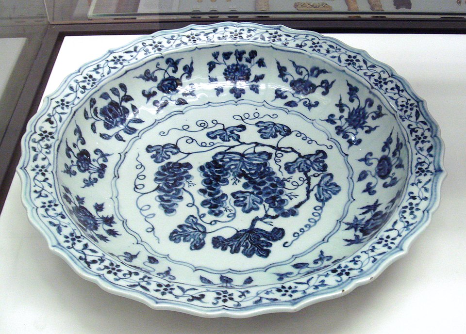 檔案:Ming plate 15th century Jingdezhen kilns Jiangxi.jpg